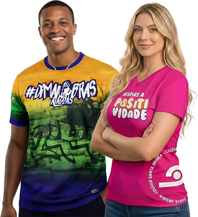 Pessoas com camisas promocionais